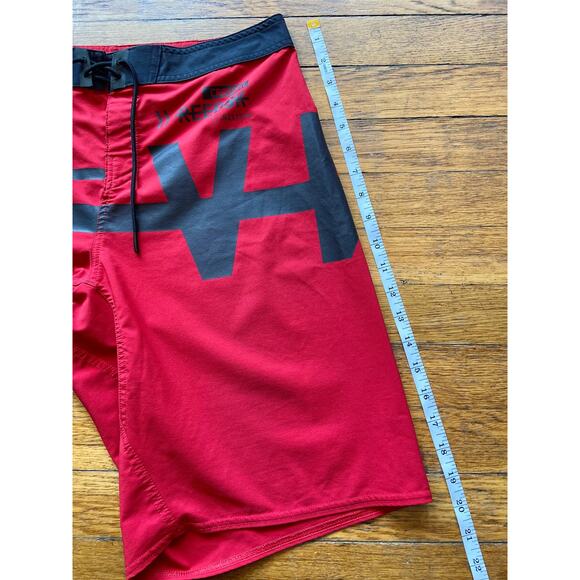REEBOK Crossfit Red/Black Performance Shorts sz 30 - Picture 10 of 10